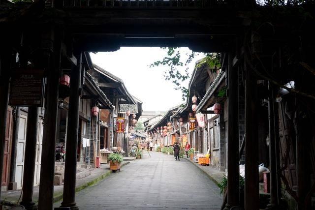 夫妻间,房产证上是一个人的名字,如果离婚后,另一方能有房产分配权吗?-有问必答平台,一站式解答疑问